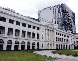 Estudyante ng DLSU-Manila nahulog sa gusali