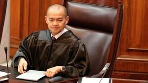 Leonen namumuro iluklok bilang punong mahistrado